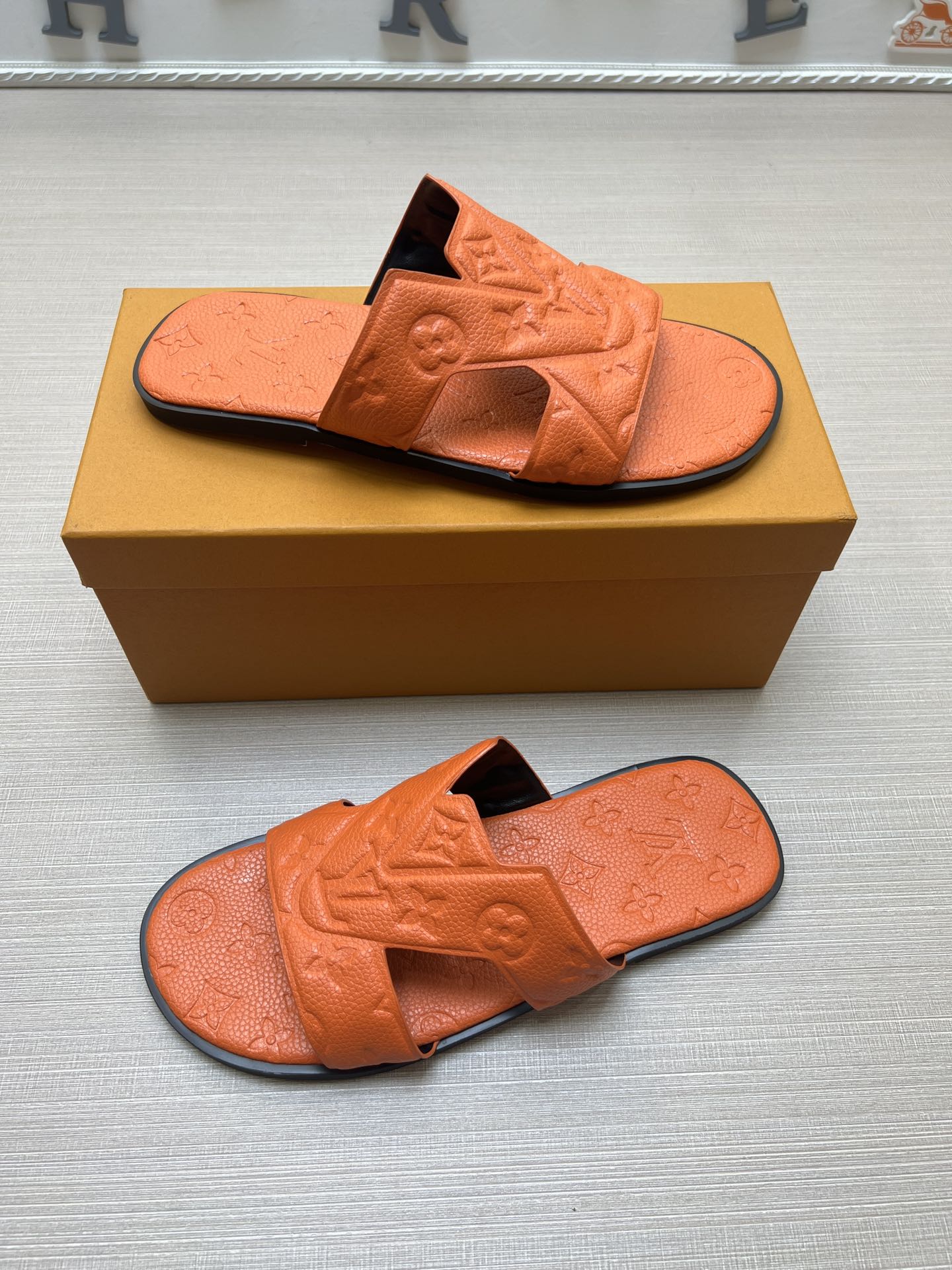 54E34ZDE Stylish slippers