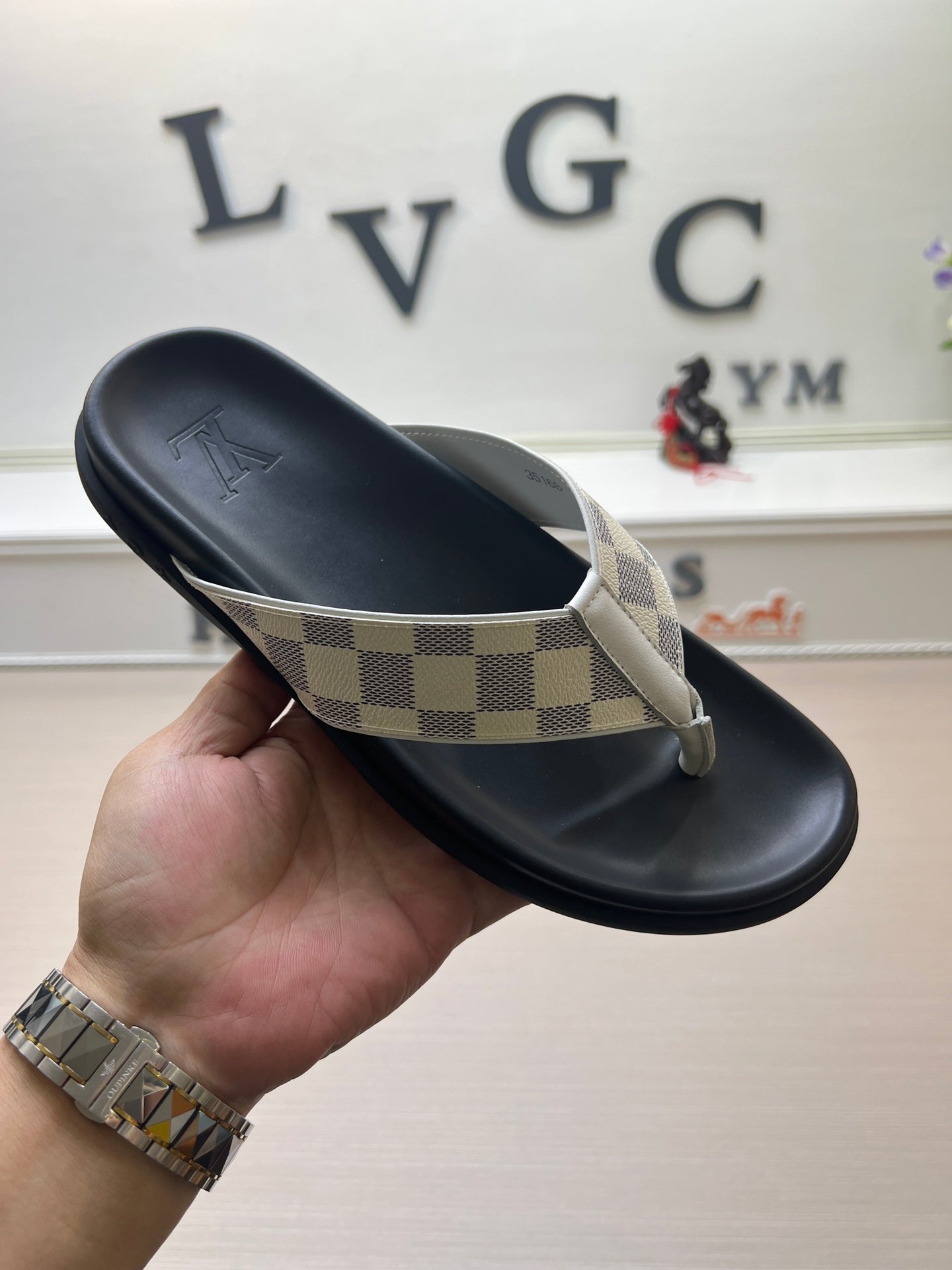 54E61ZDE Stylish slippers