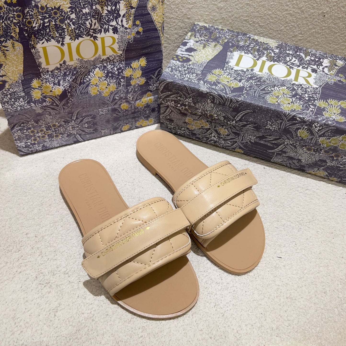 14D79ZDE Stylish Slippers