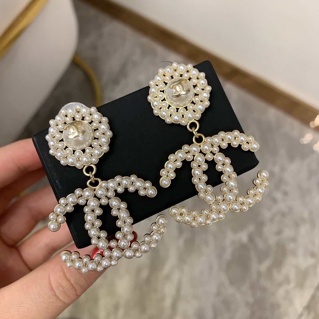 14C18EDE Stylish Earrings