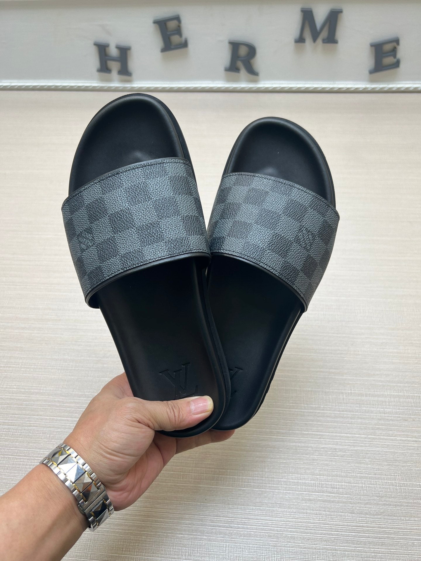 54E59ZDE Stylish slippers