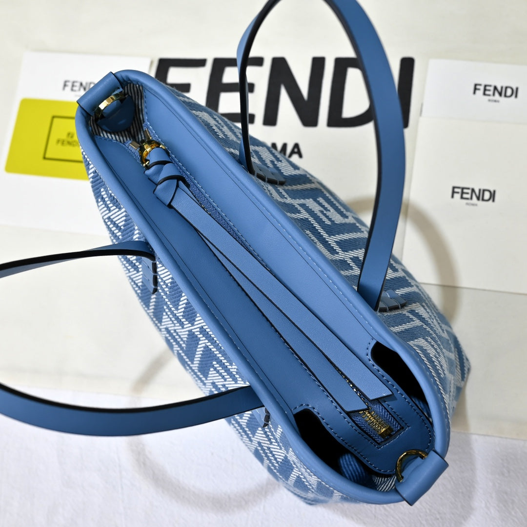 15RF7BDE Stylish leather bag