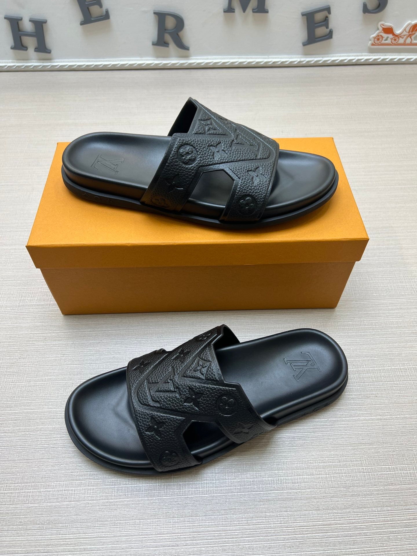 54E68ZDE Stylish slippers