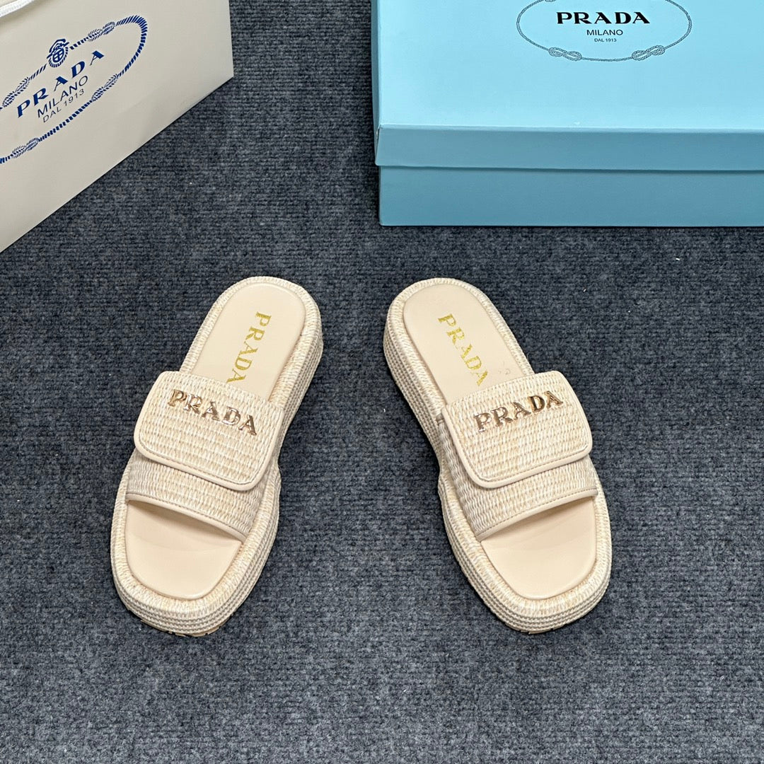 14PD24ZDE Stylish slippers