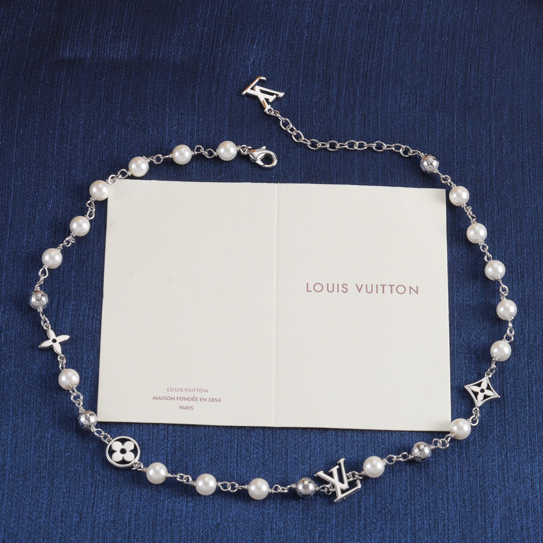 175RE3XDE Stylish Necklaces