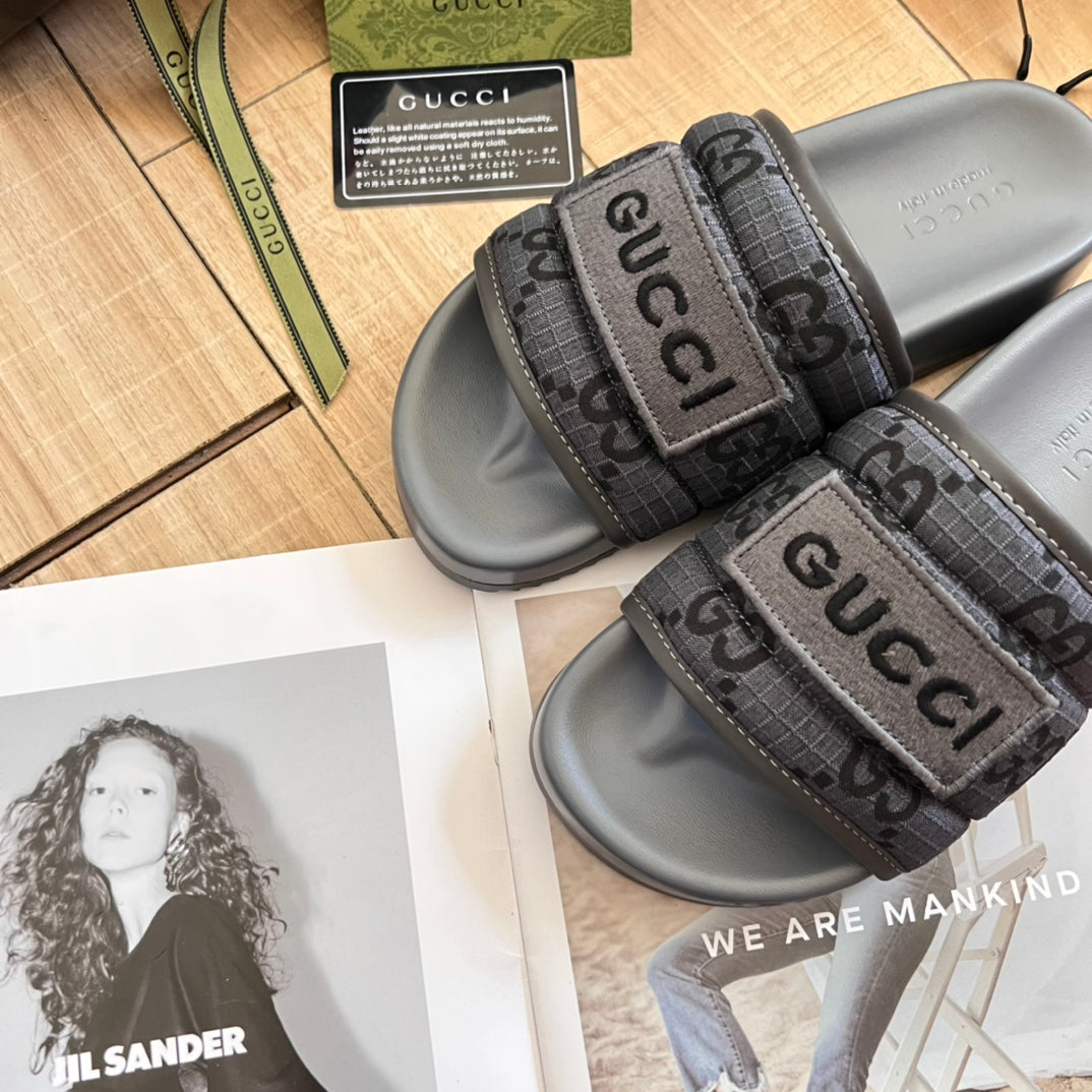 14B84ZDE Stylish Slippers