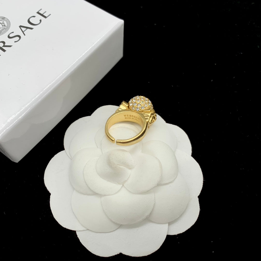 14V200XDE Stylish Necklaces Rings Earrings
