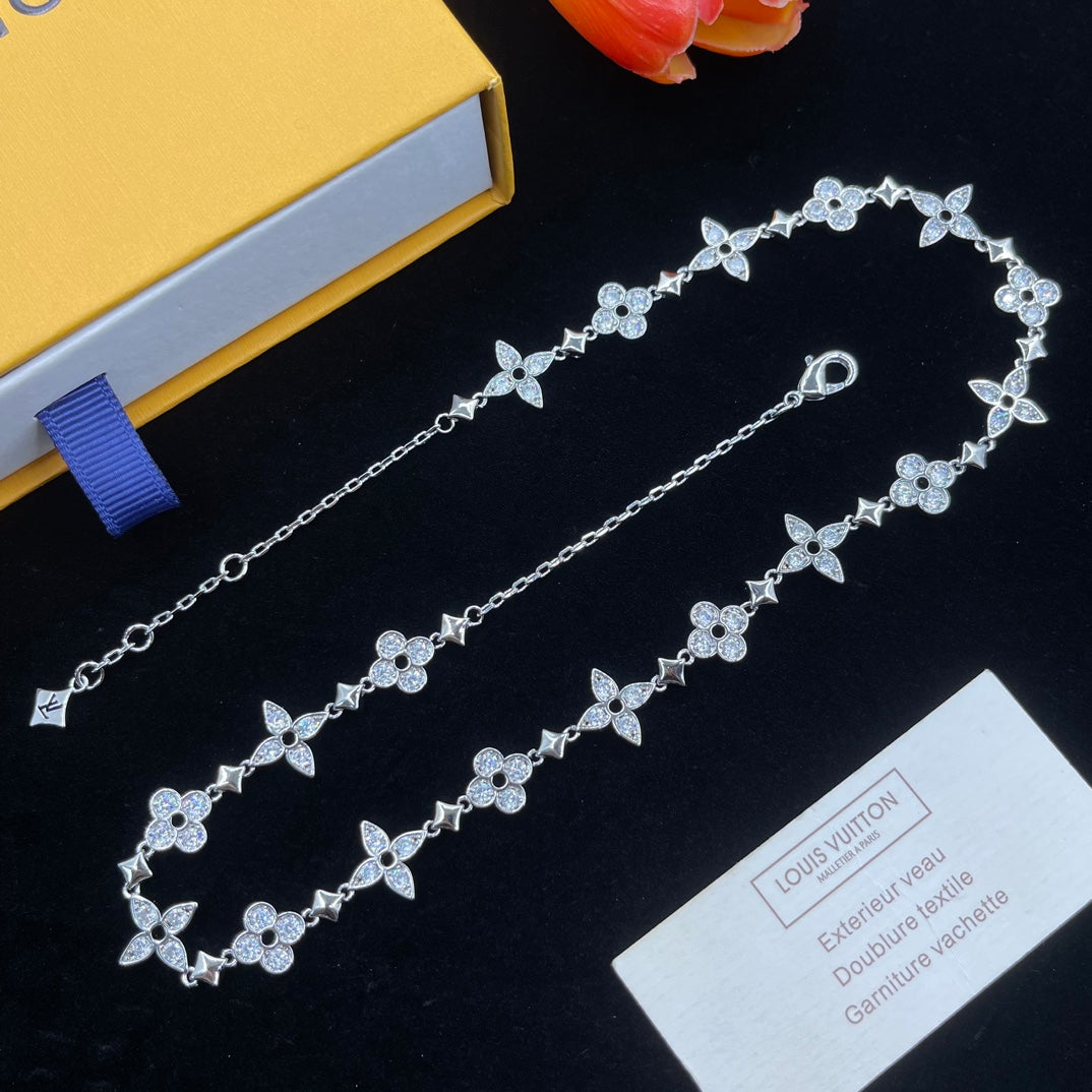 14E969XDE Stylish Necklaces