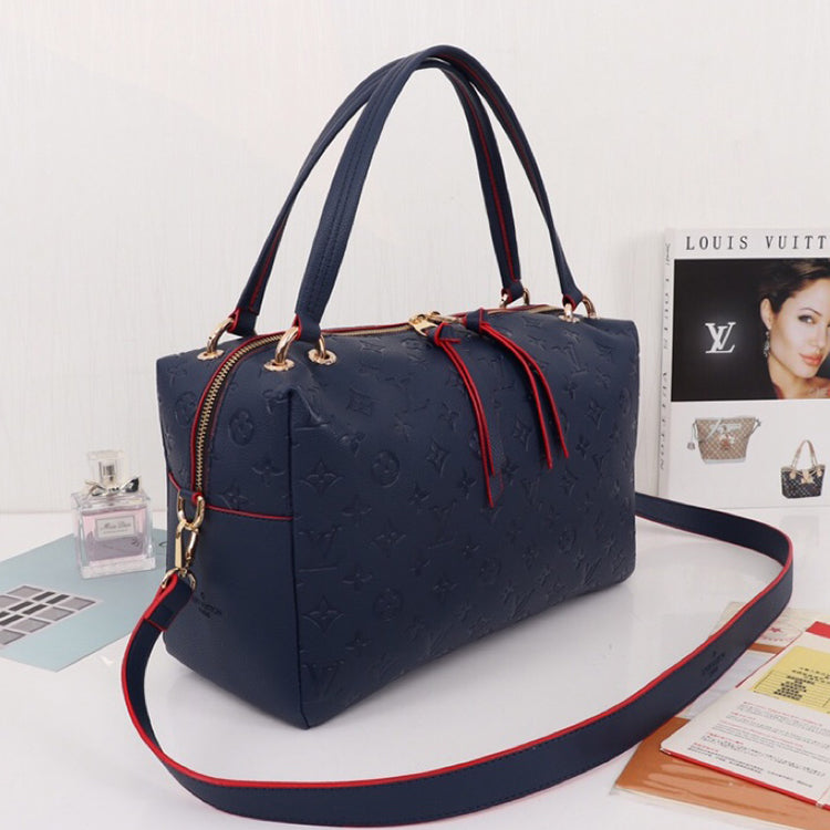 AE14BDE Stylish leather bag