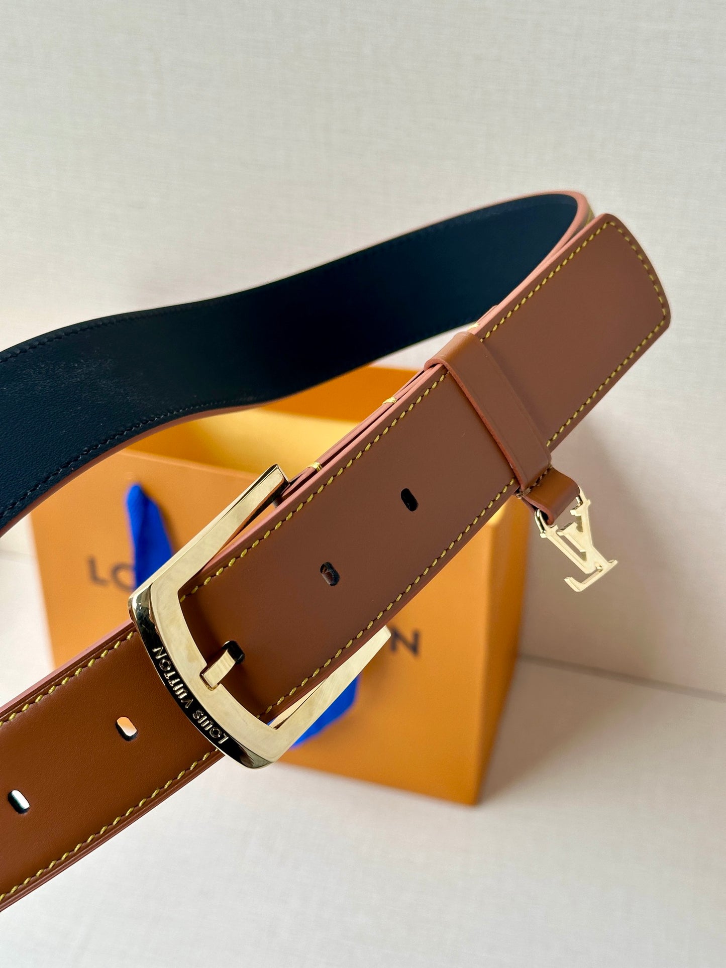 1WE160PDE Stylish High quality belt With full package