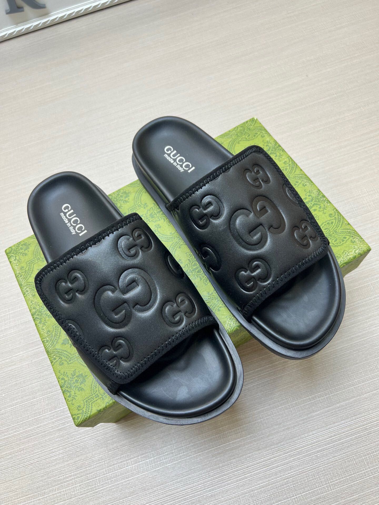 5LB230ZDE Stylish Slippers