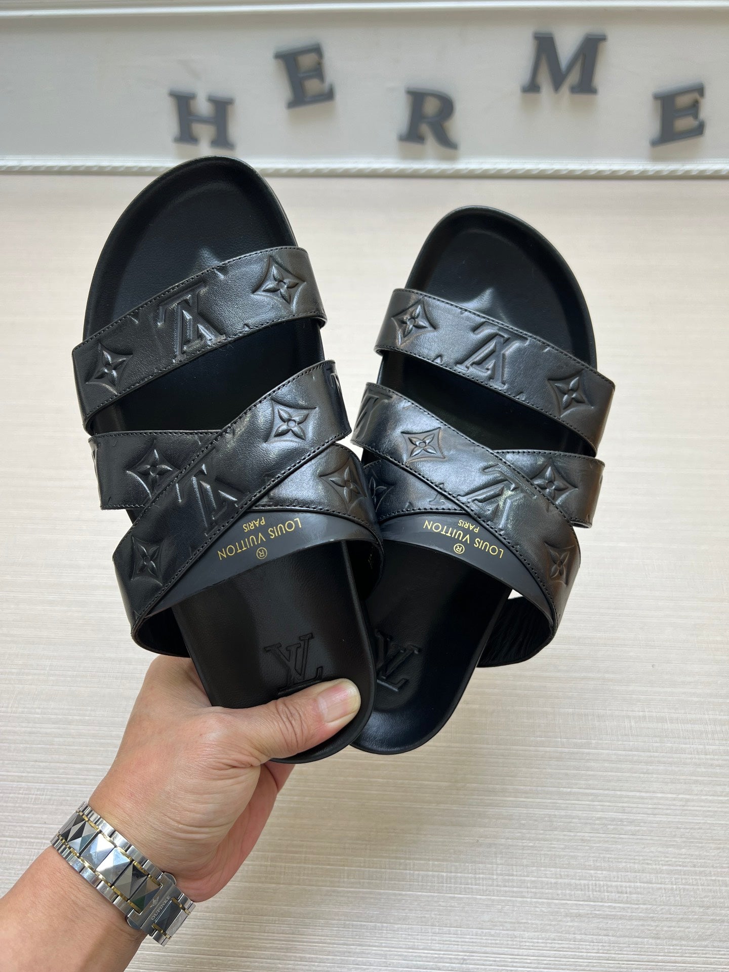 54E89ZDE Stylish slippers