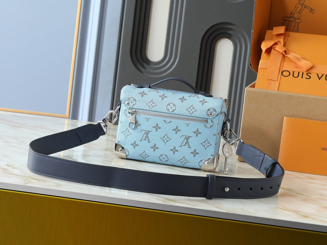 15RE47BDE Stylish leather bag