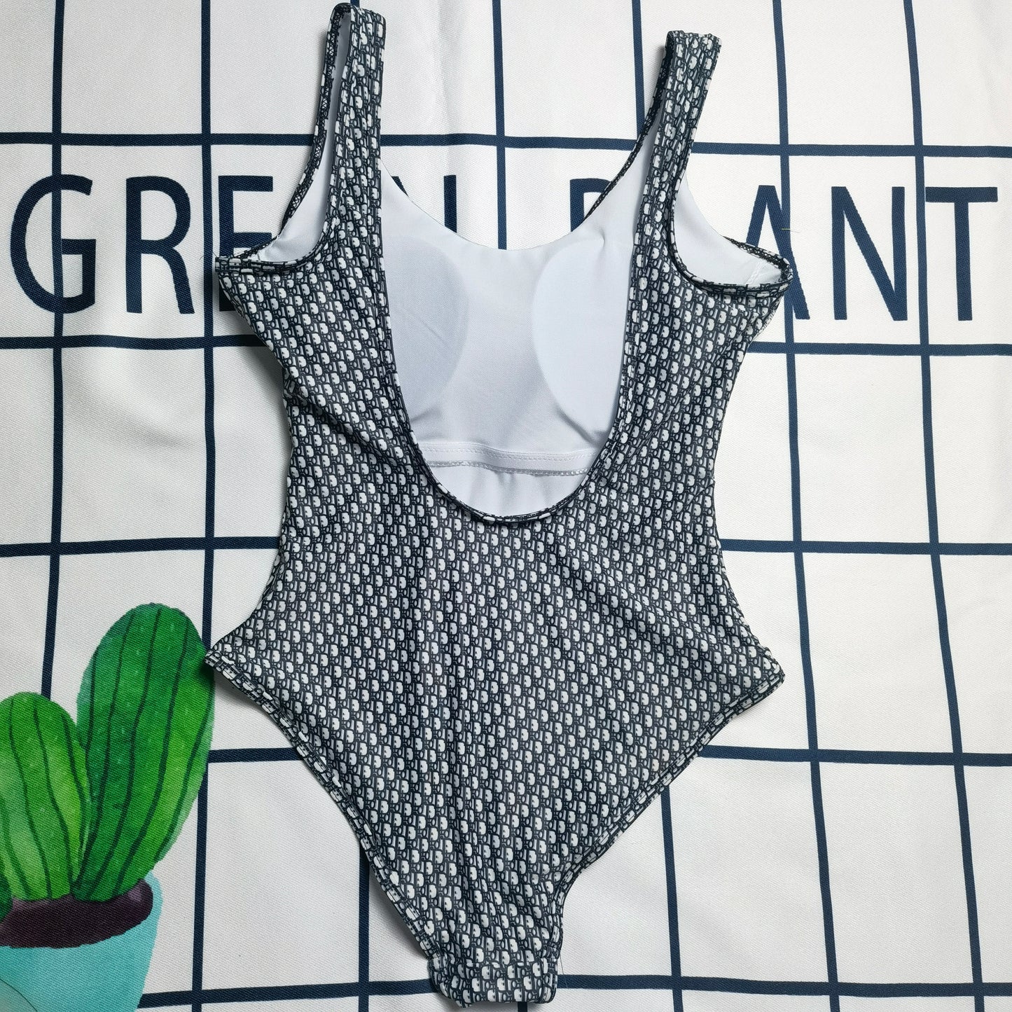 14D181YDE Stylish Bikini swimsuit