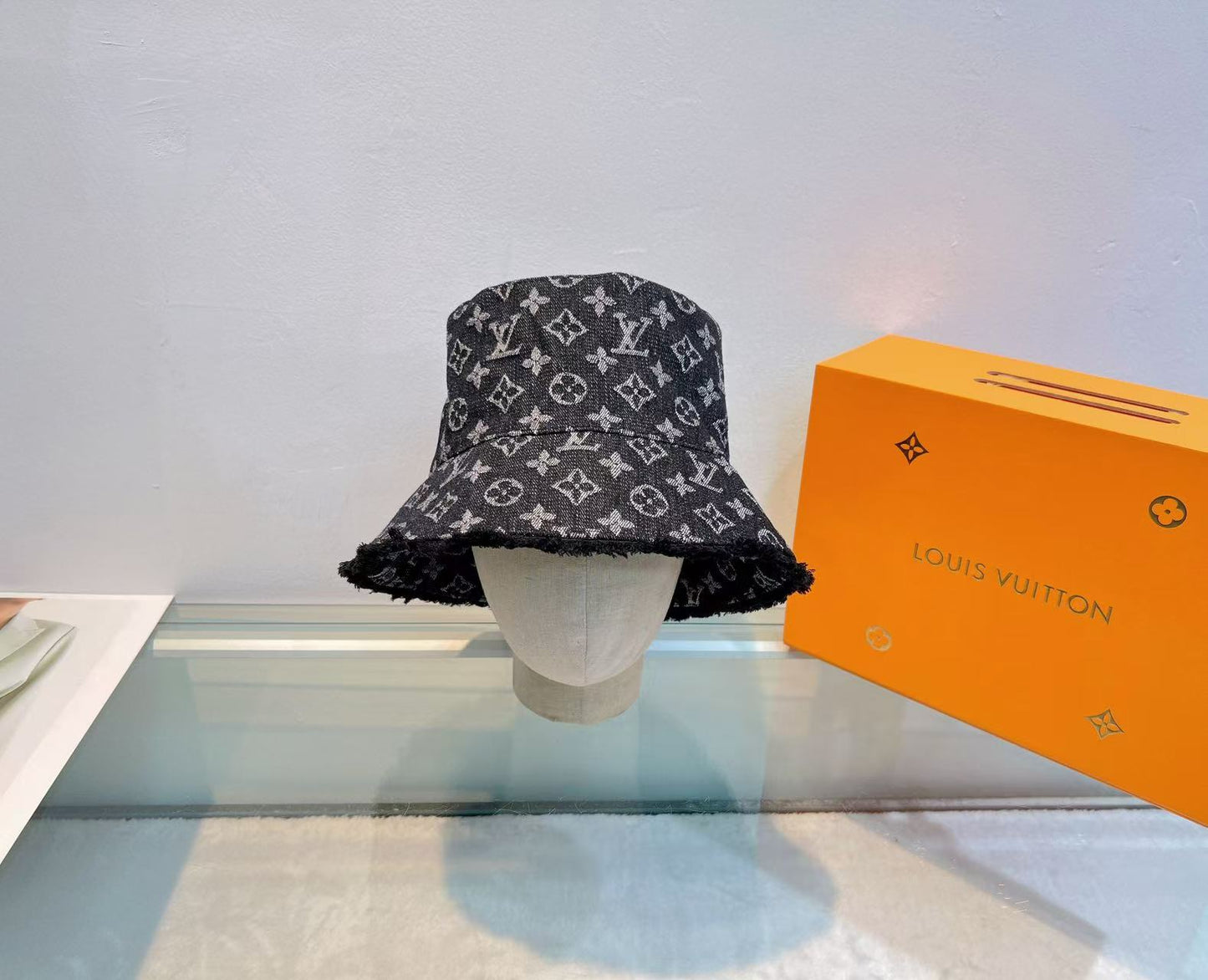 125ZE510MDE Stylish hats