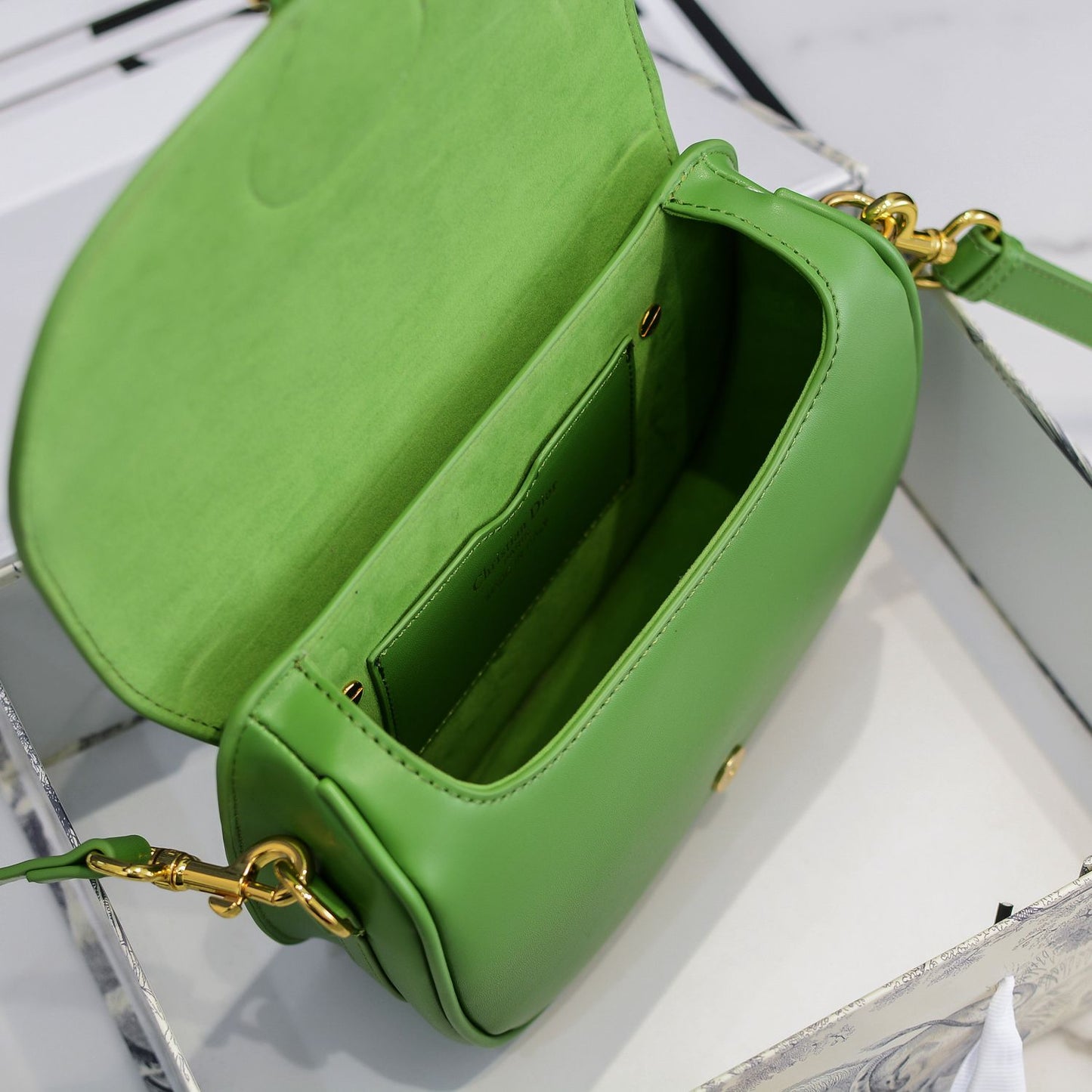 1L48BDE Stylish leather bag