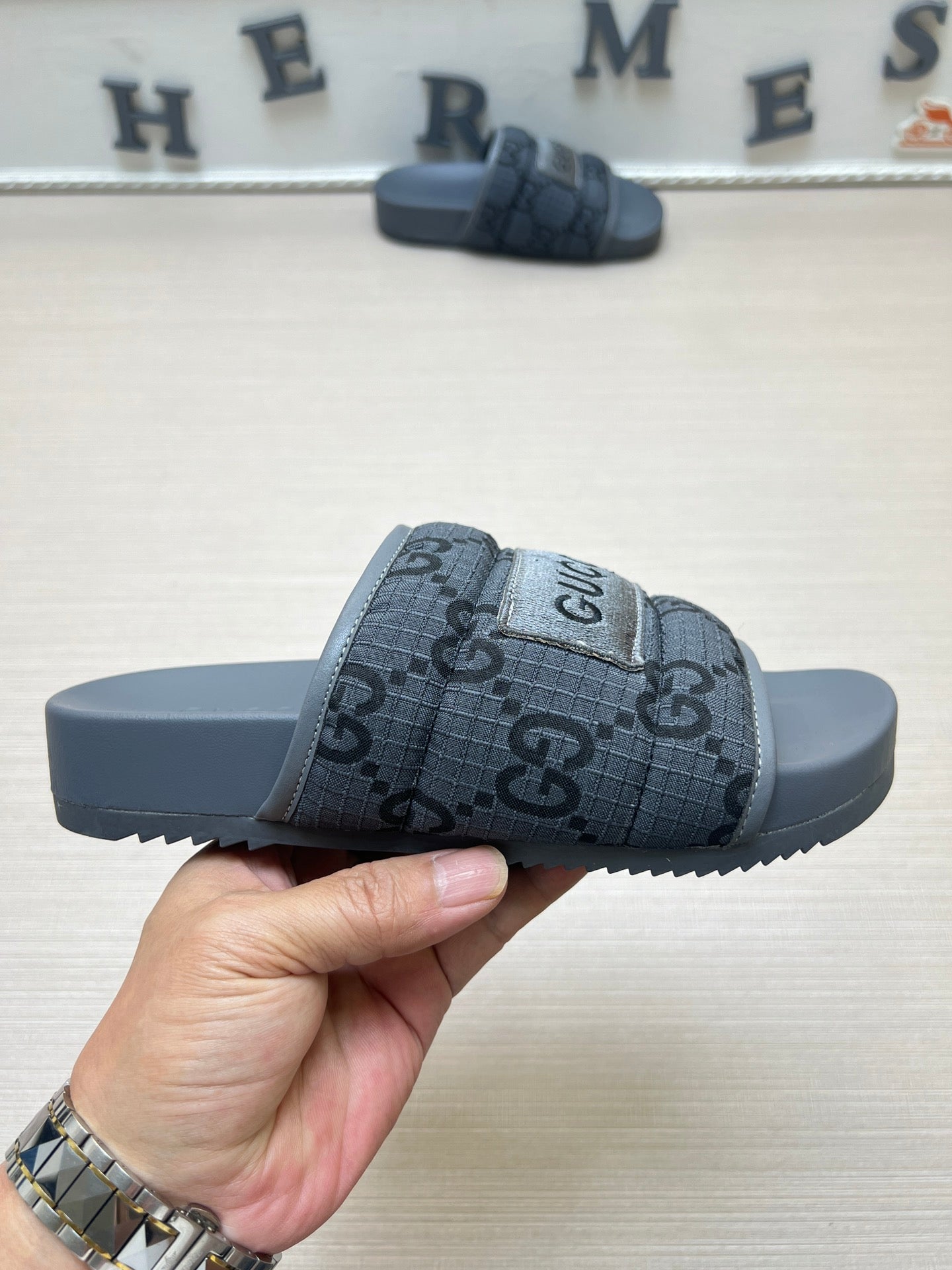 54B49ZDE Stylish slippers