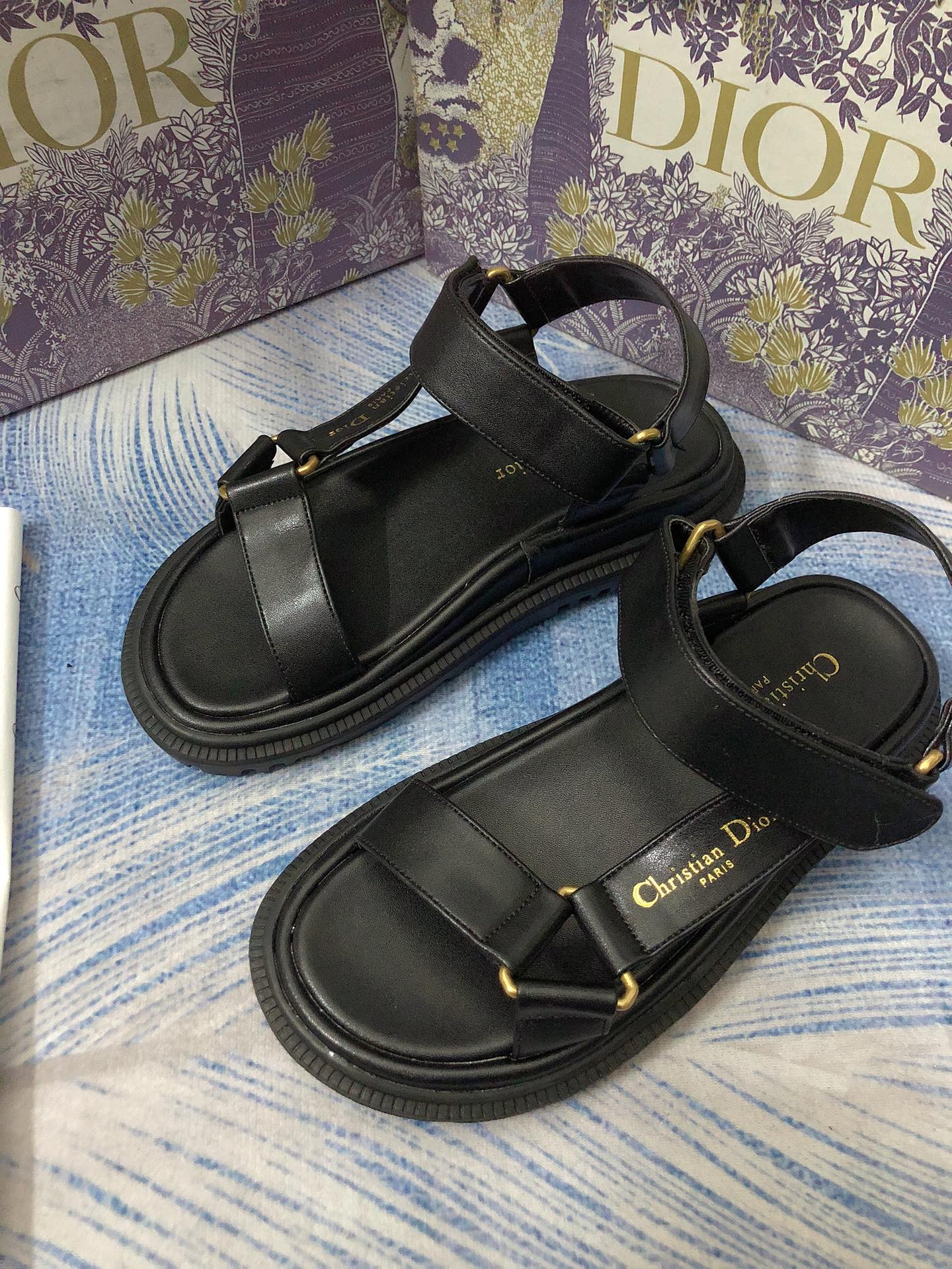 14D8ZDE Stylish sandals
