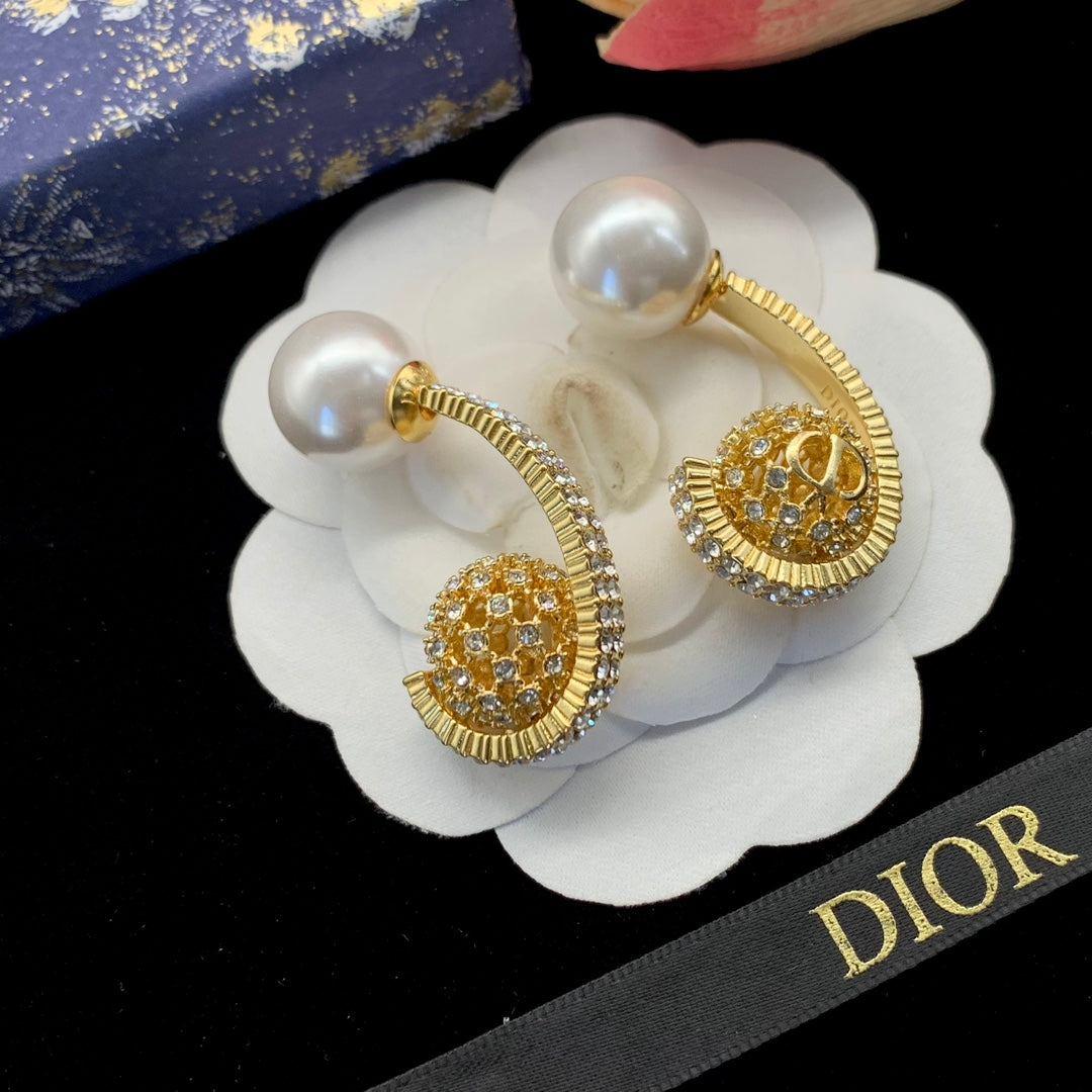 1ND43EDE Stylish Earrings