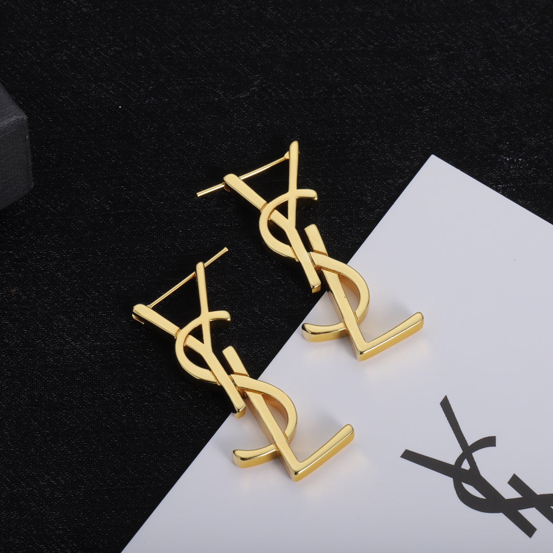 1XSL2EDE Stylish Earrings