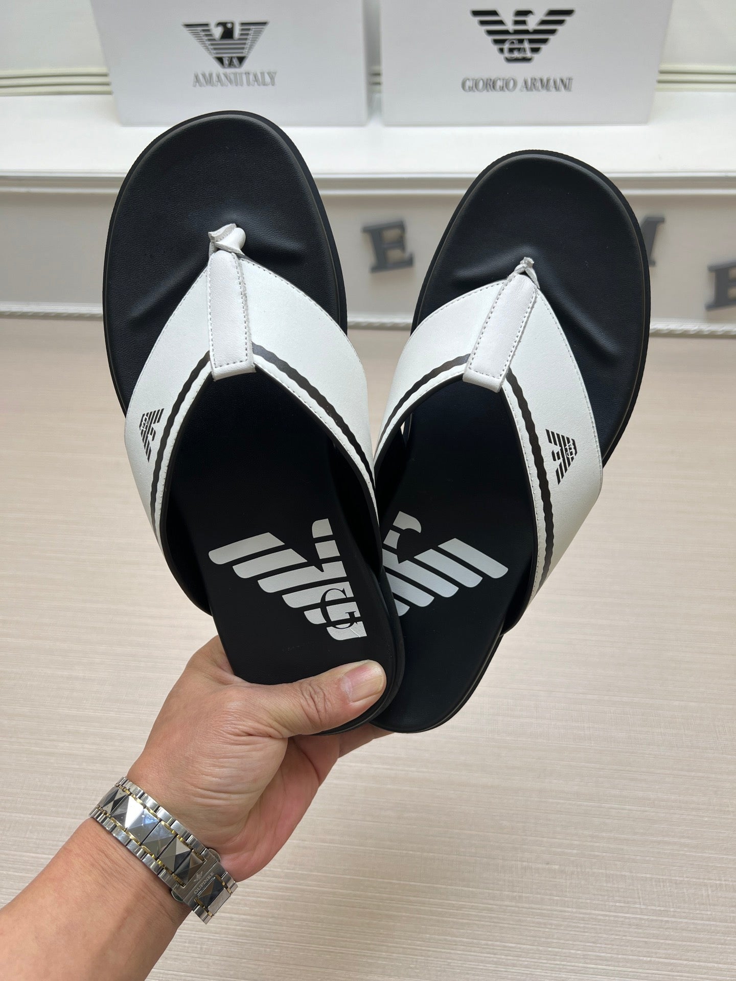 54A103ZDE Stylish slippers