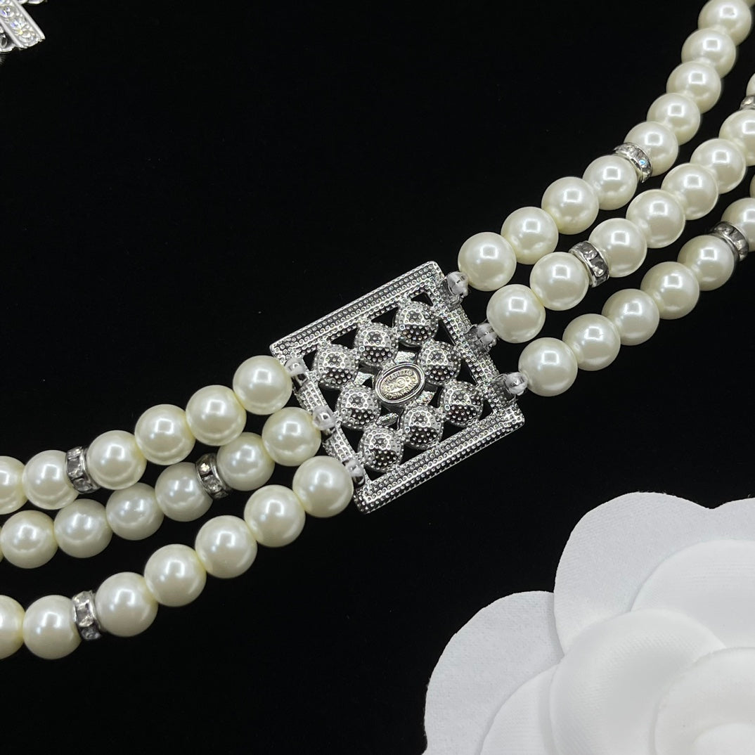 14C928XDE Stylish Necklaces