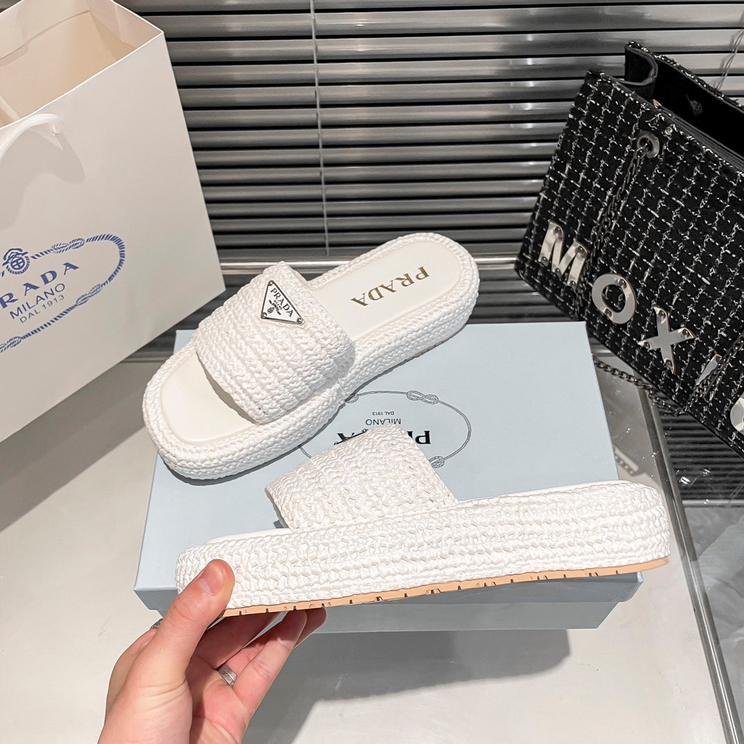 14PD21ZDE Stylish slippers