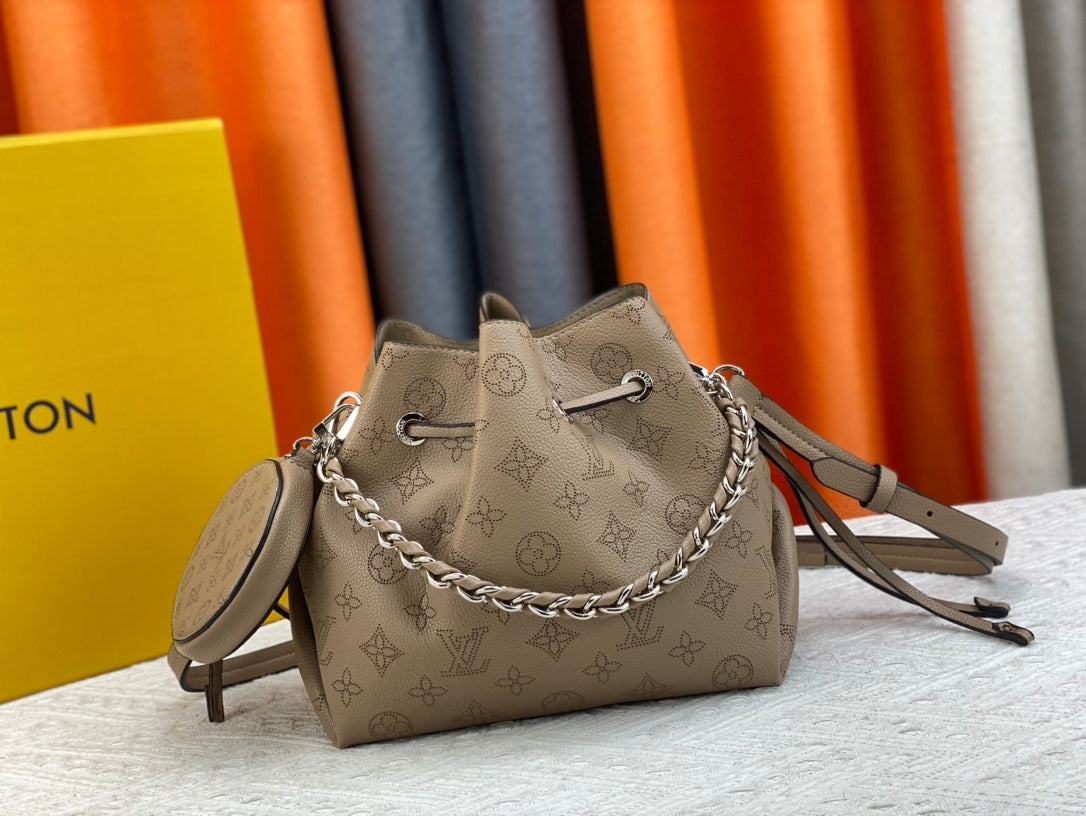 165NE98BDE Stylish leather bag