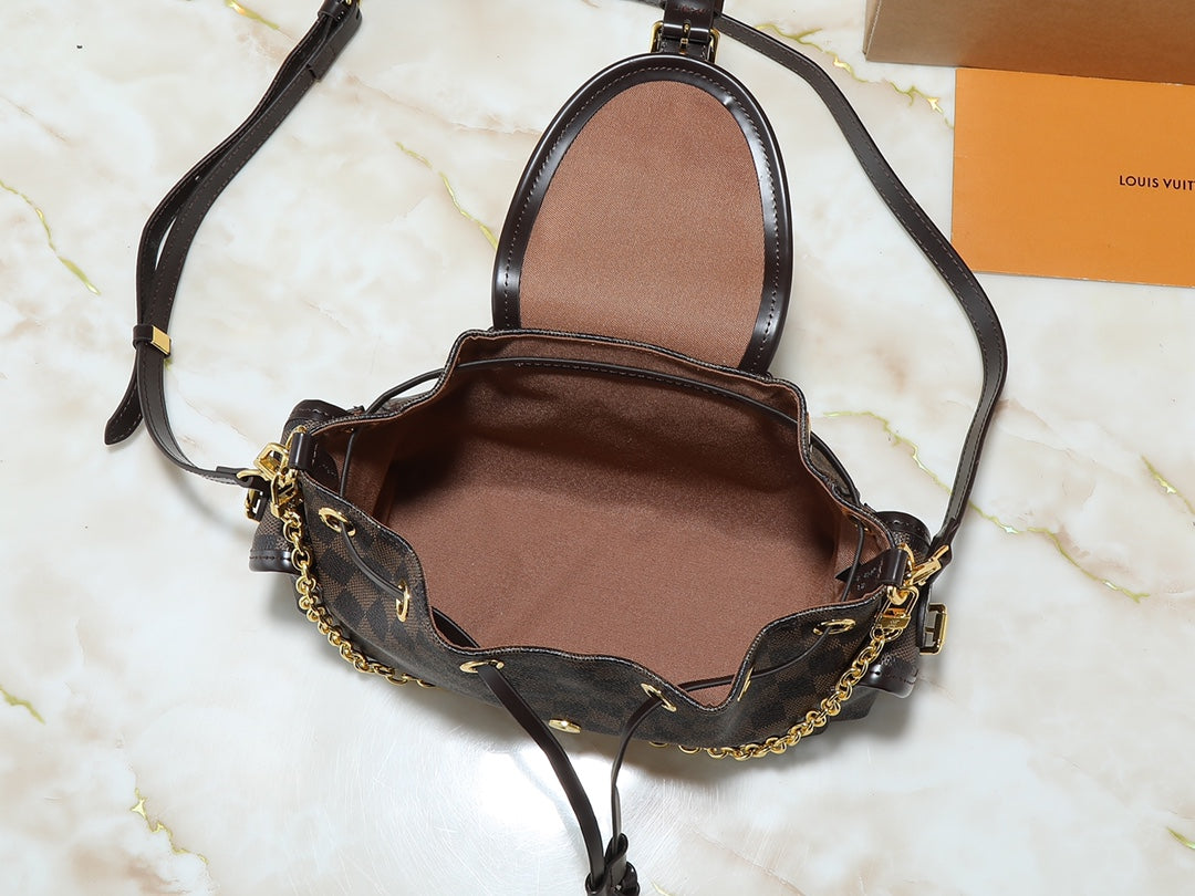 15RE18BDE Stylish leather bag