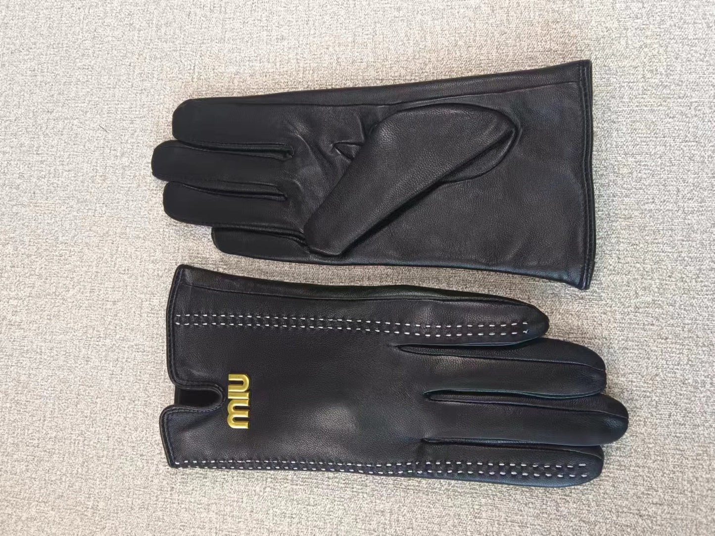 24A105SDE Stylish gloves