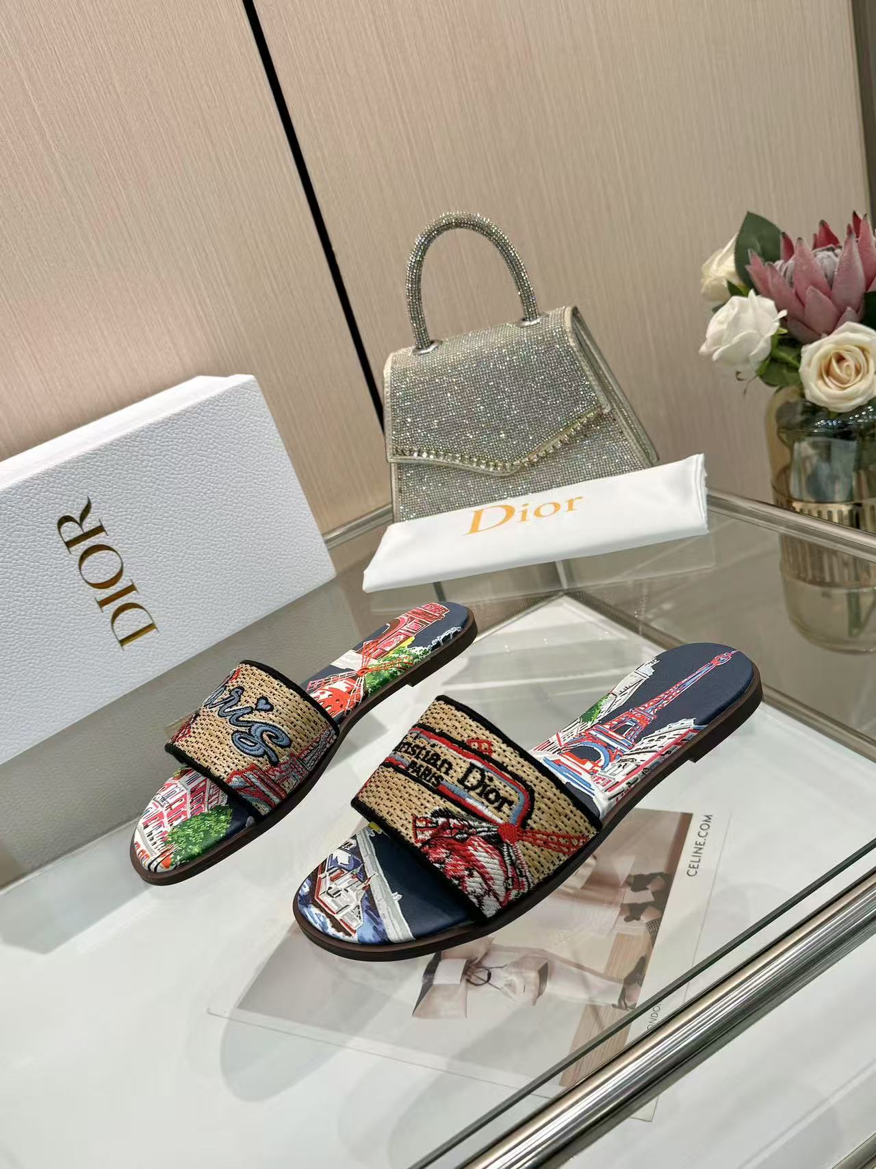 285ZD67ZDE Stylish Peather Slippers