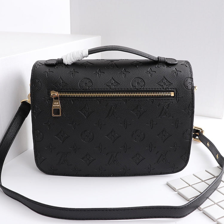 AE92BDE Stylish leather bag