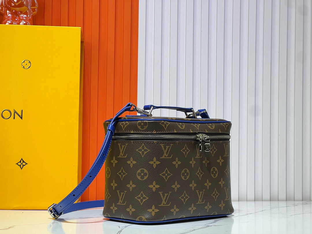 15XE10BDE Stylish leather bag