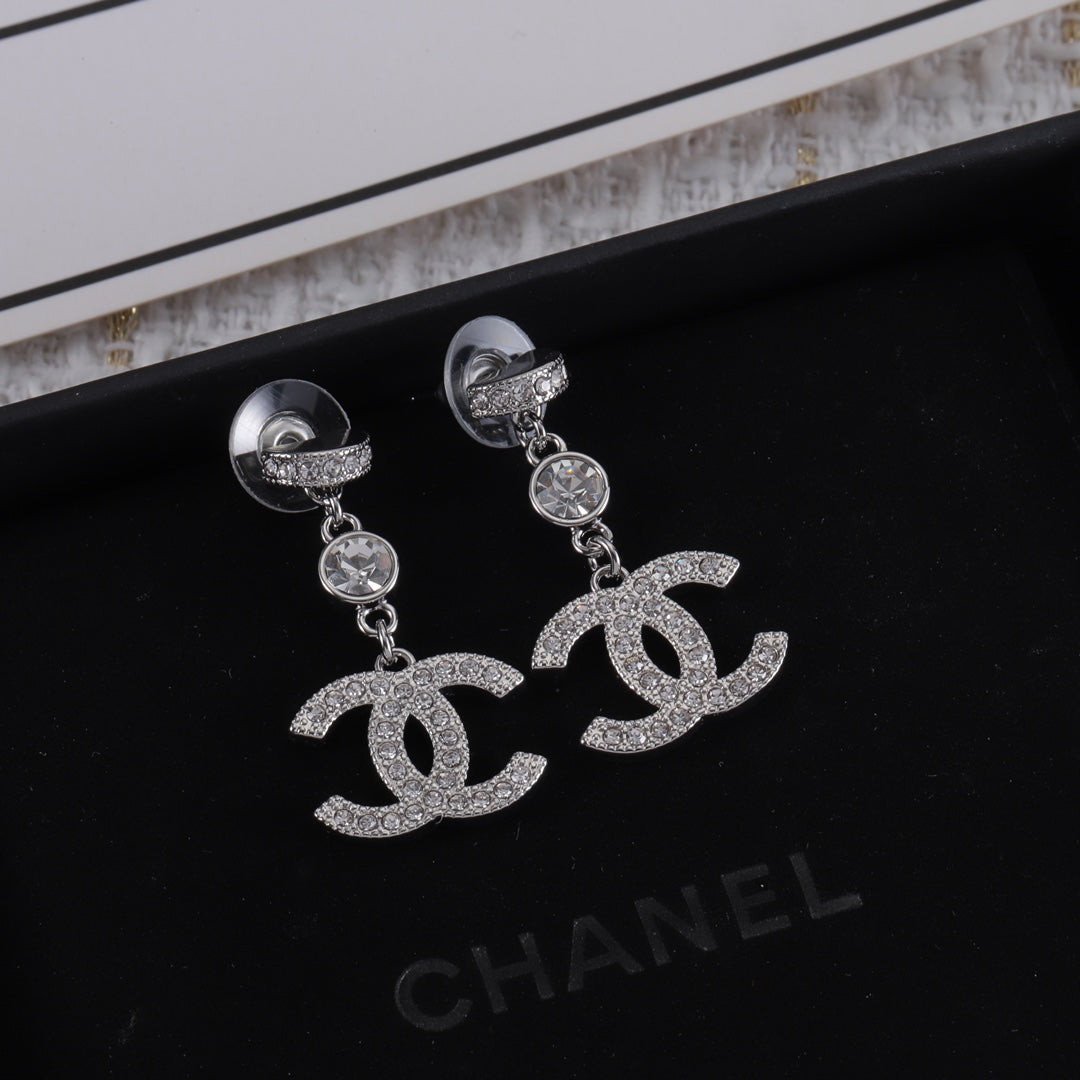 14C782EDE Stylish Earrings