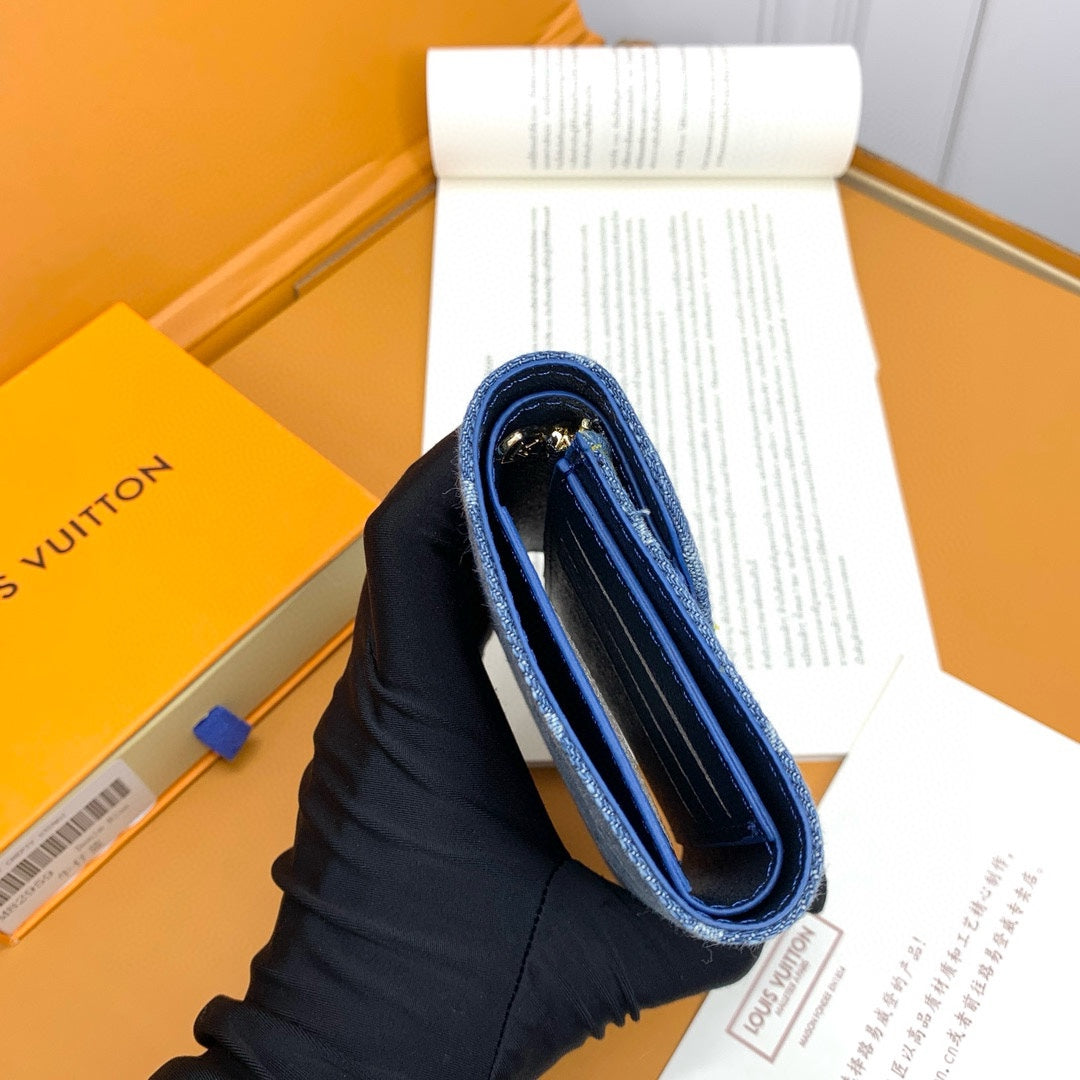 1XE54BDE Stylish wallets