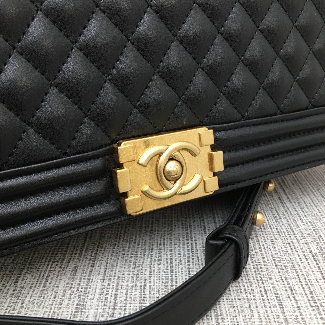 5C60BDE Stylish leather bag
