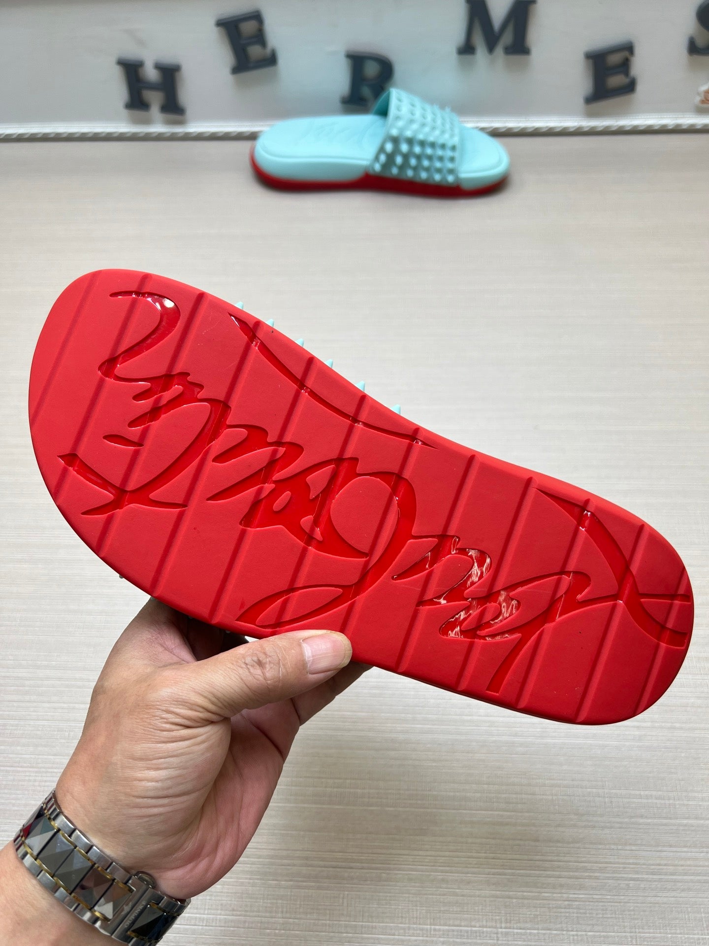 54A18ZDE Stylish slippers