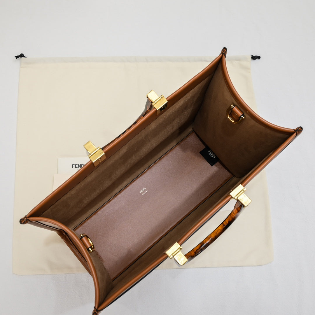 175NF8BDE Stylish leather bag
