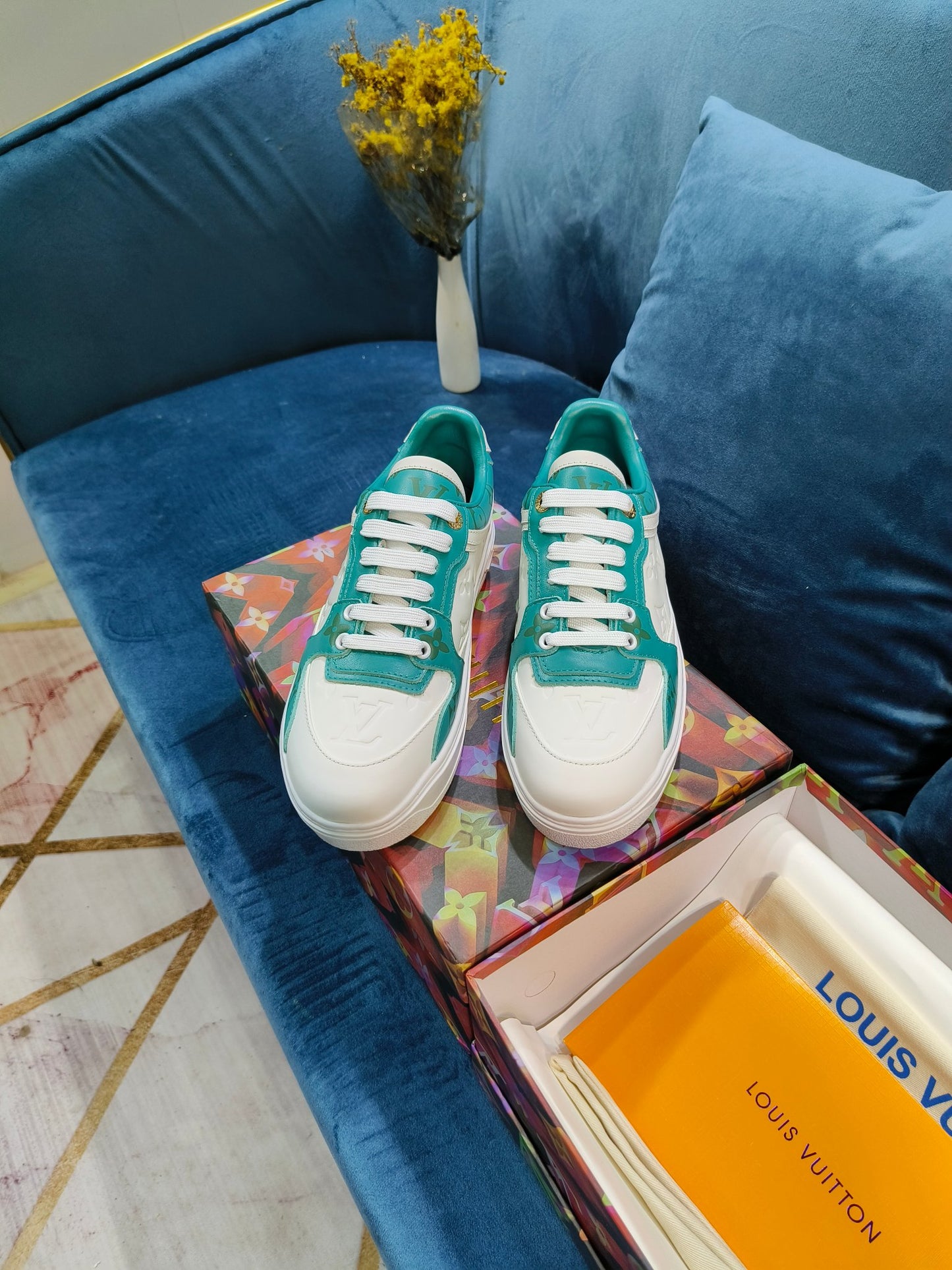 2YE45ZDE Stylish Sneakers