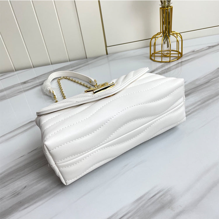 AE028BDE Stylish leather bag