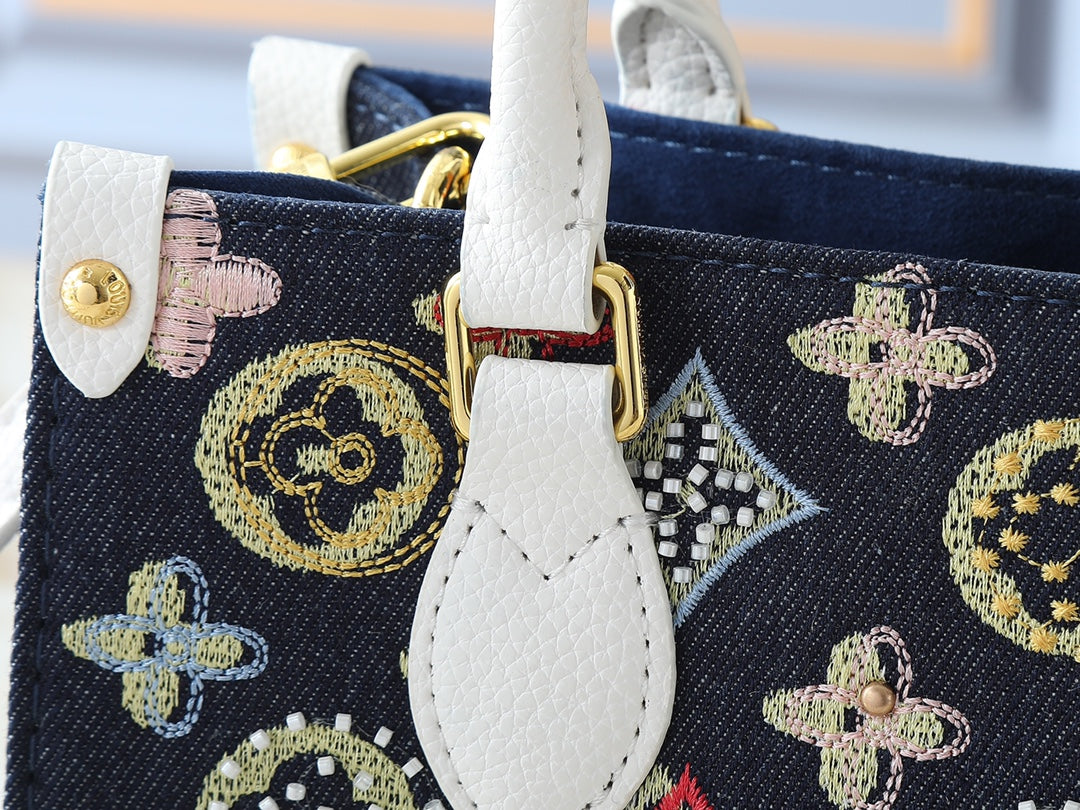 15RE22BDE Stylish genuine leather embroidered bag