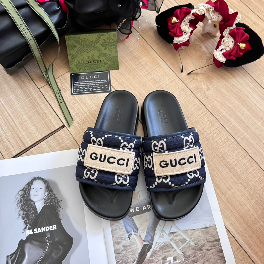14B84ZDE Stylish Slippers