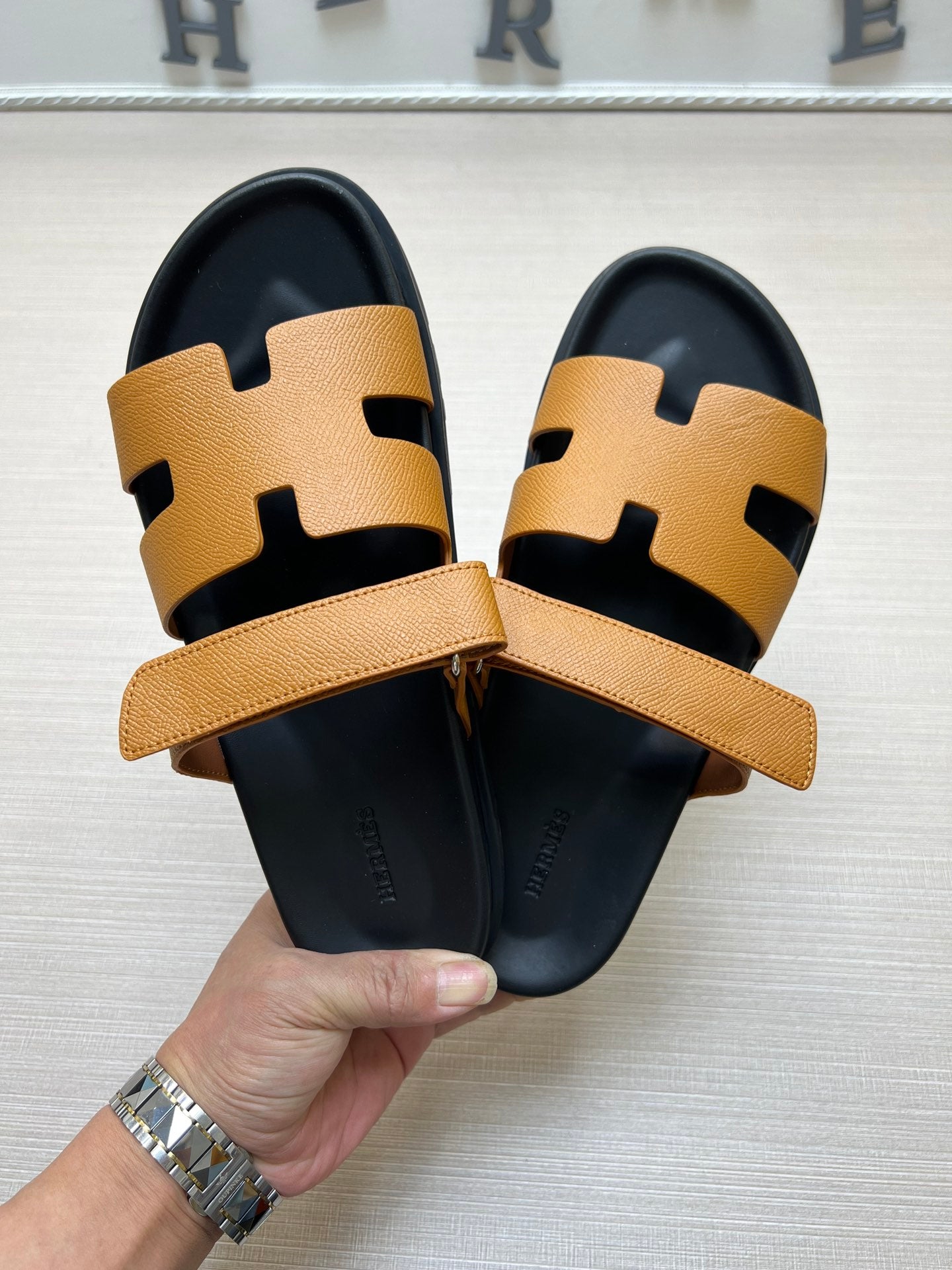 54H1ZDE Stylish slippers