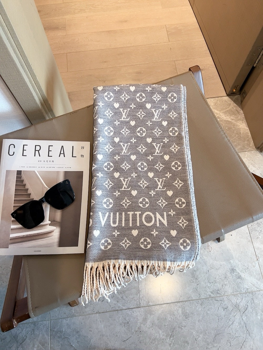 185ZE8WDE Stylish Winter Scarves