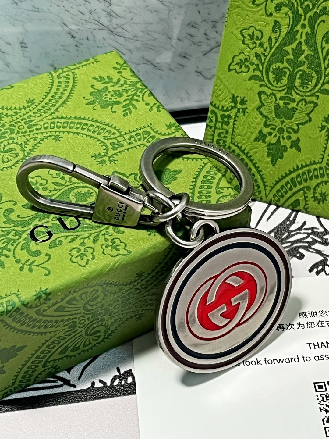 14B56ADE Stylish key closure