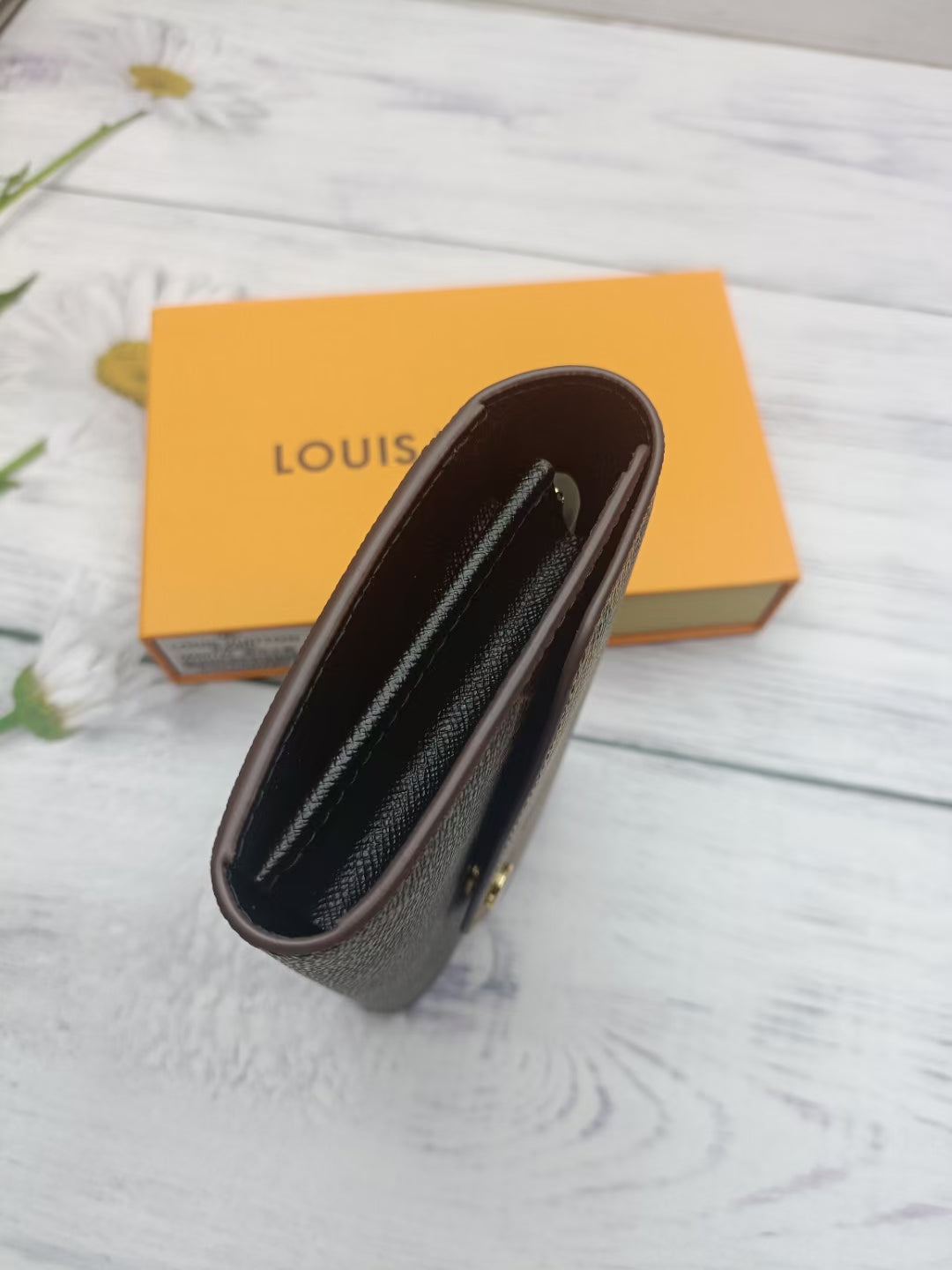 1XE93BDE Stylish leather wallets