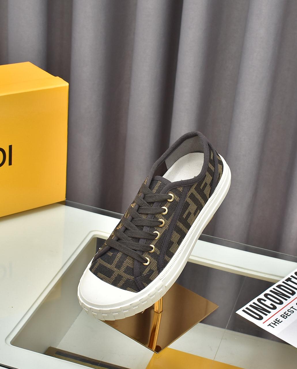 JYF2ZDE Stylish Sneakers
