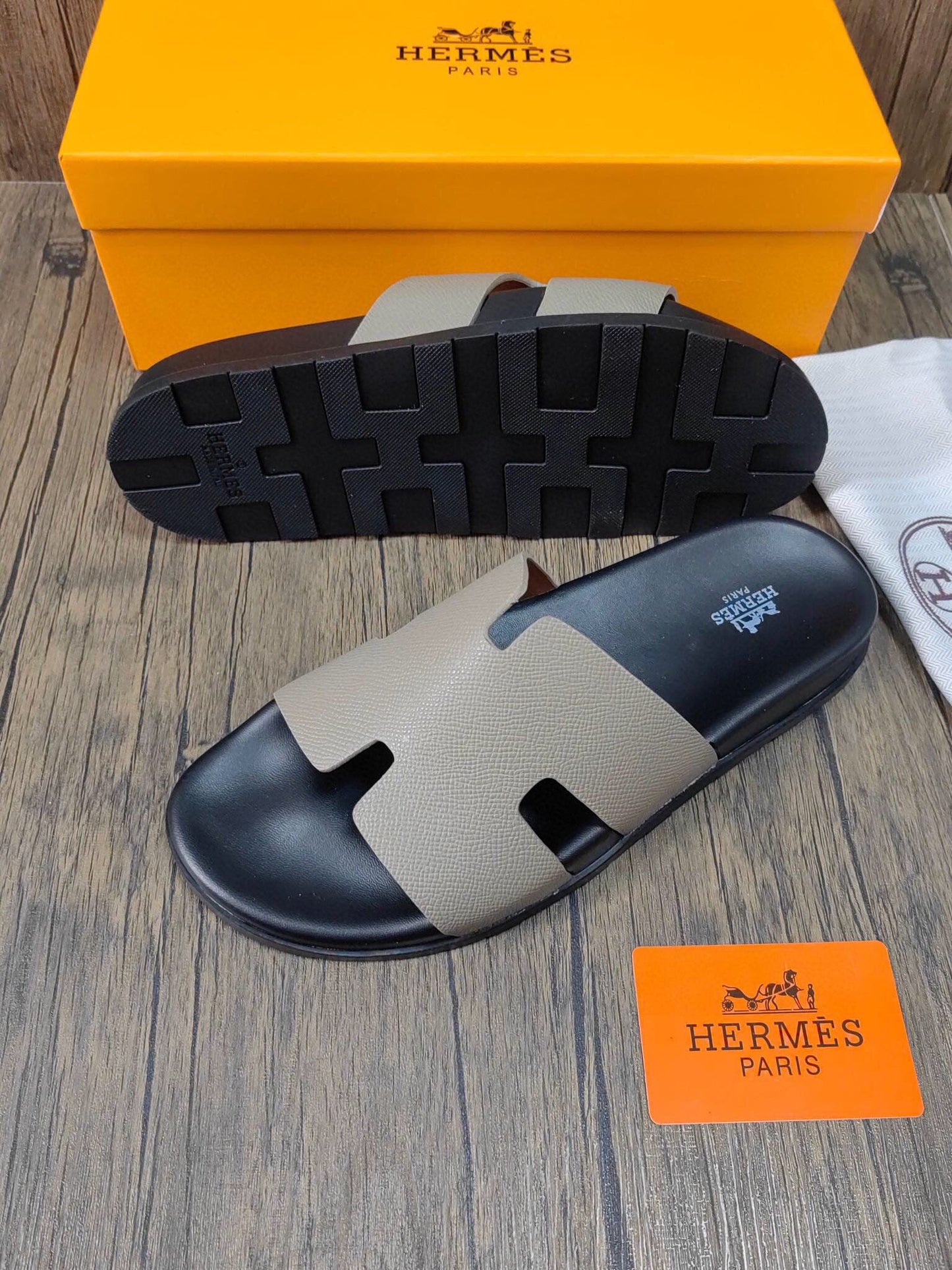 5YH60ZDE Stylish Slippers