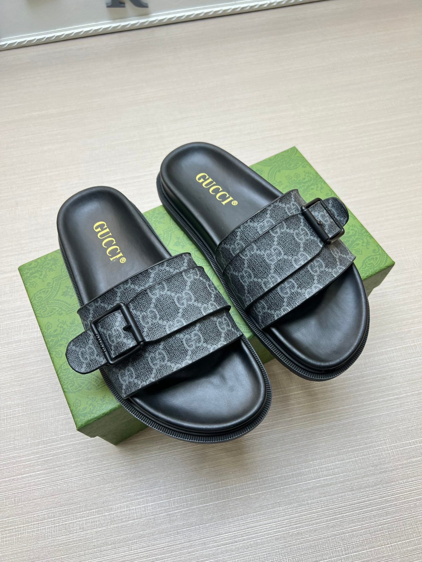 54B92ZDE Stylish slippers