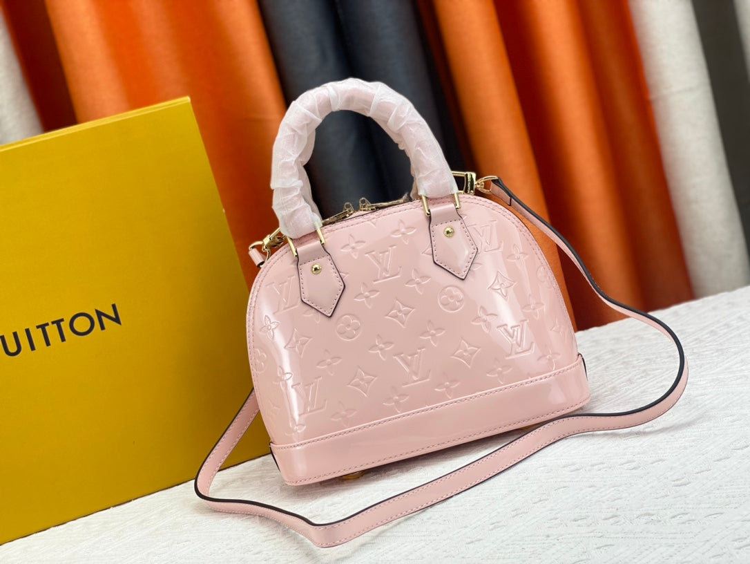 165NE97BDE Stylish leather bag
